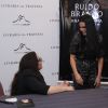 Ana Carolina conversa com Letícia Lima durante lançamento de livro no Rio