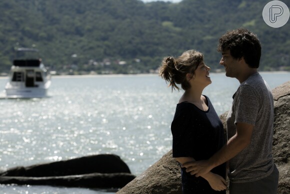 Tiago (Humberto Carrão) tem alucinações com Isabela (Alice Wegmann) após 'despedida' em sonho, em 'A Lei do Amor'