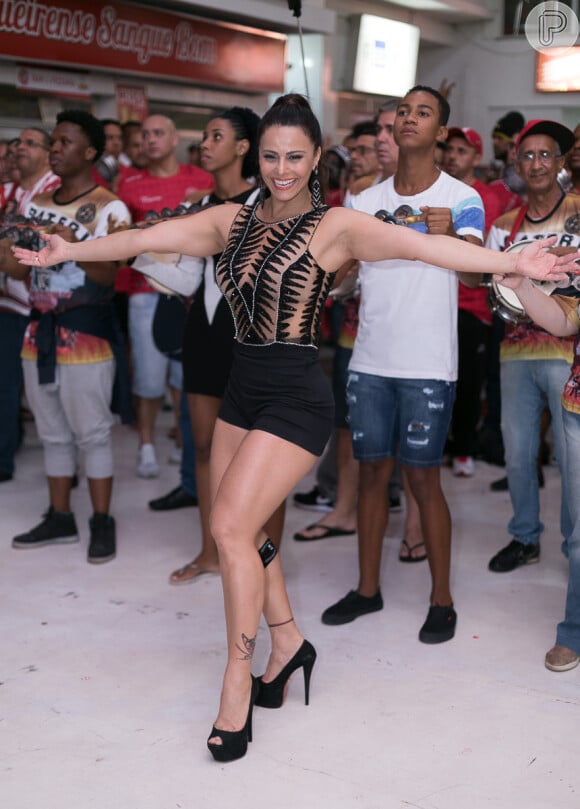 Viviane Araujo mostrou muito samba no pé na noite desta quinta-feira, 15 de dezembro de 2016