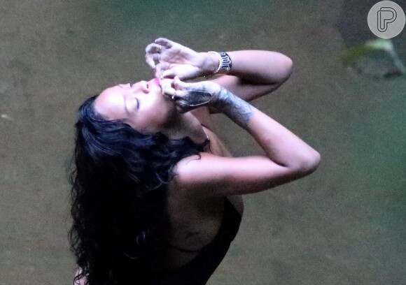 Segundo fontes da 'Quem', os cigarrinhos são uma exigência de Rihanna