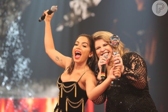 Marília Mendonça dividiu prêmio com Anitta no 'Melhores do Ano'