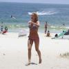 Exibindo excelente forma, Giovanna Ewbank curte praia no Rio