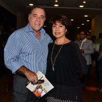 Tony Ramos e a mulher, Lidiane, prestigiam Laura Cardoso em estreia de peça