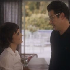 'Nada Será Como Antes', Beatriz (Débora Falabella) procurou Saulo (Murilo Benício) para mudar a situação e ter seu filho de volta. Em uma conversa sobre o relacionamento conturbado que tiveram, o dono da TV Guanabara explica que mudou sua vida e devolve o pequeno à mãe