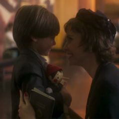 Em 'Nada Será Como Antes', Verônica (Débora Falabella) se desesperou por não conseguir mais ver seu filho e, com isso, decidiu fugir com a criança para outro país, mas acabou sendo flagrada por Saulo (Murilo Benício) no aeroporto