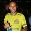 Neymar participou de um jogo beneficente na noite de quinta-feira