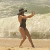 Danielle Winits grava 'Amor à Vida' na praia da Macumba, no Rio de Janeiro