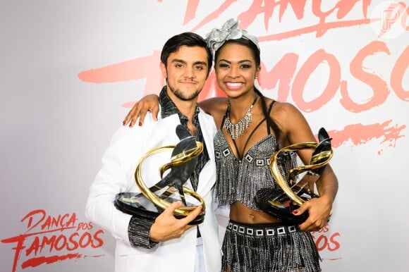 Felipe Simas venceu o quadro 'Dança dos Famosos'
