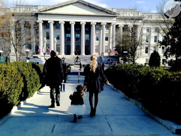 Beyoncé chega à Casa Branca de mãos dadas com a filha, Blue Ivy, de 2 aninhos