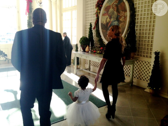 Beyoncé foi à festa da primeira-dama Michelle Obama na companhia do marido, Jay-Z, e da filha, Blue Ivy