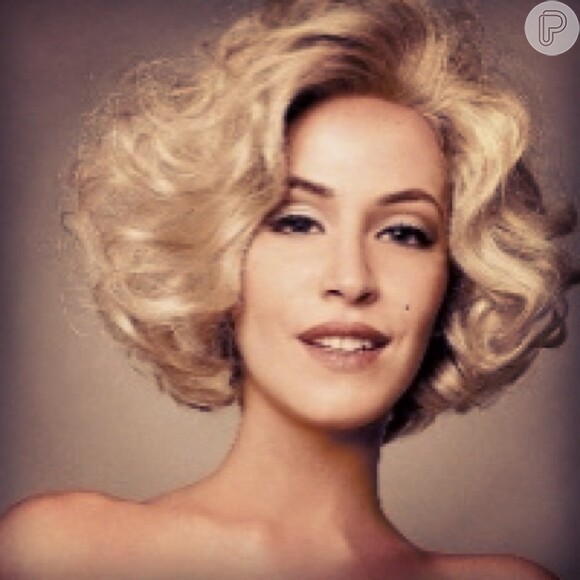 Júlia Almeida, filha de Manoel Carlos, aparece parecedíssima com Marilyn Monroe