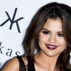 Selena Gomez pode ser testemunha do incidente que envolveu Justin Bieber; cantor arremessou ovos na casa de um vizinho causando um prejuízo de R$ 50 mil