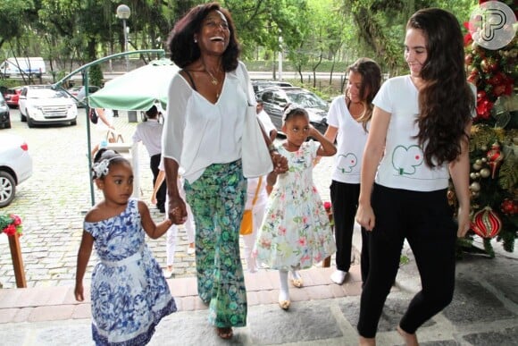 Glória Maria, aos 64 anos, é mãe de Laura e Maria