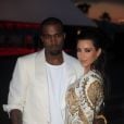 Kanye West e Kim Kardashian assumiram namoro em abril de 2012
