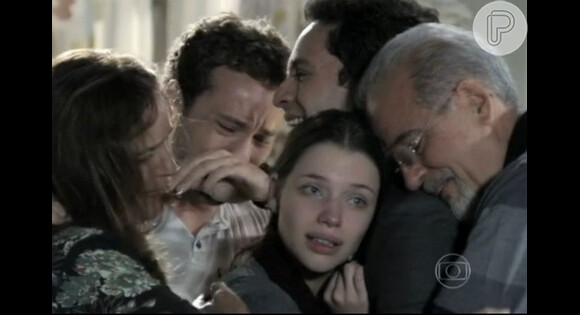 Bruna Linzmeyer interpreta cena em que Linda abre o coração para a família; cena foi emocionante