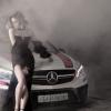 Sophie Charlotte foi escolhida para a campanha da Mercedes-Benz por representar a mistura entre Brasil e Alemanha. A atriz tem origem alemã