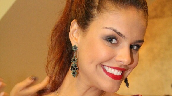 Paloma Bernardi deve assumir posto de rainha de bateria da Grande Rio em 2015