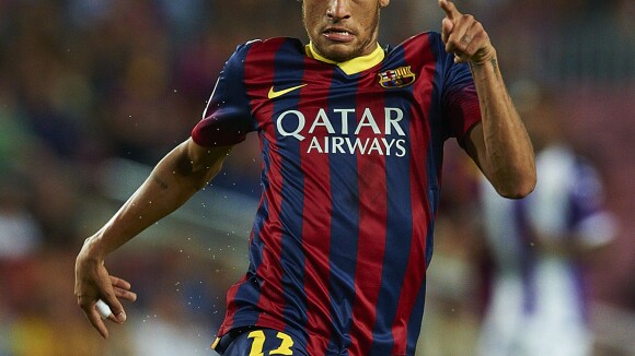 Neymar treina e deve voltar a jogar no Barcelona antes do previsto