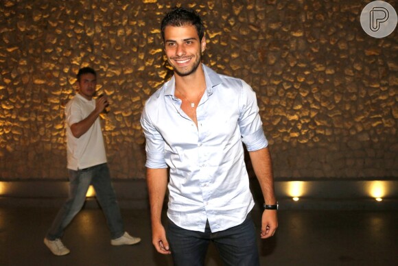 Elenco de 'Amor à Vida' se reúne para assitir ao último capítulo da novela numa churrascaria na Zona Sul do Rio nesta sexta-feira, 31 de janeiro de 2014