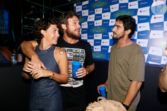 Fabiula Nascimento, Emilio Dantas e Renato Góes se encontraram no primeiro dia do Pepsi Twist Land, na Marina da Gloria, no Rio de Janeiro, na noite desta quinta-feira, 2 de fevereiro de 2017