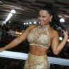 Viviane Araujo, com look curto, mostrou samba no pé em ensaio de Carnaval