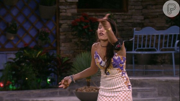 No 'Big Brother Brasil 17', Mayara tira satisfação com Emilly após indicação ao paredão