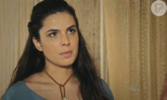 Aruna (Thais Melchior) pede para Yana (Luciana Braga) não deixar o Gilgal, na reta final da novela 'A Terra Prometida'
