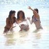 Juliana Alves, Anna Lima e Luma Costa gravam a novela 'Sol Nascente' na praia de Grumari, Zona Oeste do Rio de Janeiro, nesta segunda-feira, 6 de fevereiro de 2016