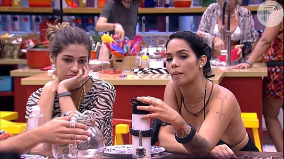 No 'Big Brother Brasil 17', Vivian detona Emilly para Mayara após conversa: 'Pra ela tanto faz se sair eu ou você nesse Paredão. A outra que ficar ela tira depois. Por que? Pra ela reinar. Ela é patricinha. Não vai se dar bem com a gente'