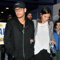 Neymar leva a namorada, Bruna Marquezine, e amigos ao cinema em Barcelona