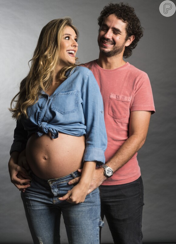 Rafa Brites usou o seu perfil no Instagram para elogiar a atuação do marido, Felipe Andreoli, com o filho, Rocco, nesta quarta-feira, 8 de fevereiro de 2017