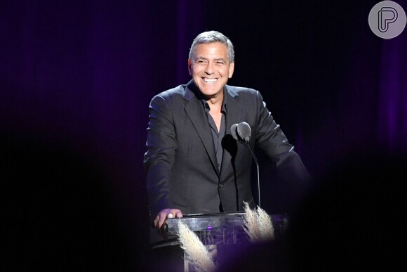George Clooney contou a novidade que seria papai para o colega de profissão Matt Damon
