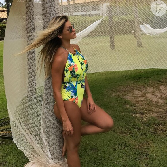 Grávida de Gusttavo Lima, Andressa Suita renova closet, como contou seu stylista ao Purepeople nesta sexta-feira, dia 10 de fevereiro de 2017