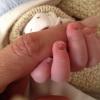Cristiana Oliveira compartilha mais uma foto da mãozinha de Miguel ainda recém-nascido