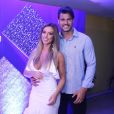Nicole Bahls e seu noivo, Marcelo Bimbi, estavam na lista de convidados de Adriana