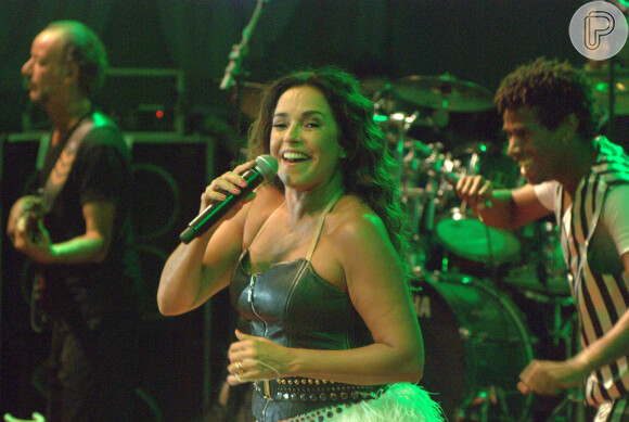 Daniela Mercury canta no Baile dos Artistas, realizado no Clube Português, em Recife