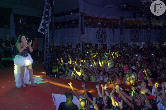 Daniela Mercury canta em evento realizado em Recife