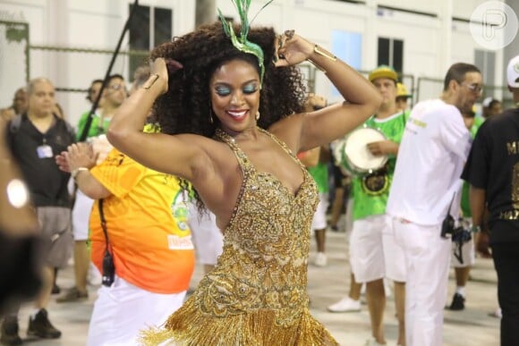 Cris Vianna mostrou samba no pé no ensaio técnico da Imperatriz Leopoldinense