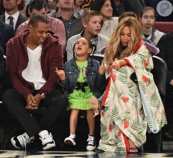 Beyoncé, Blue Ivy, e Jay-Z assistiram a partida entre as ligas do Leste e do Oeste da primeira fila