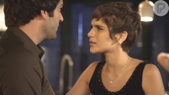A separação de Letícia (Isabella Santoni) é um dos motivos para Tiago (Humberto Carrão) chegar bêbado e delirar à casa de Hércules (Danilo Granghéia), na novela 'A Lei do Amor'