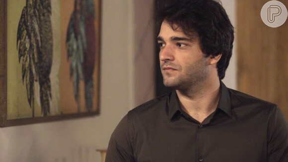 Tiago (Humberto Carrão) provoca seu pai, Hércules (Danilo Granghéia), dizendo que ele foi incapaz de matar Luciane (Grazi Massafera), na novela 'A Lei do Amor'