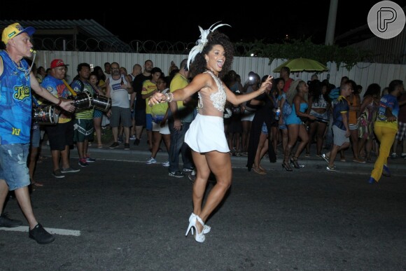 O reinado da Unidos da Tijuca é representado pela atriz Juliana Alves neste Carnaval