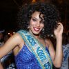 Raissa Santana, atual Miss Brasil, desfila como Musa da Unidos de Vila Isabel