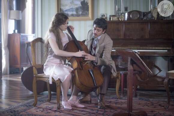 Alice Wegmann se destacou com a personagem Alice na série 'Ligações Perigosas'