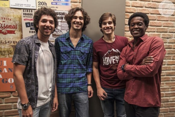 Maicon Rodrigues, João Vitor Silva, Danilo Mesquita e Rafael Vitti formam a banda 4.4 na novela 'Rock Story'
