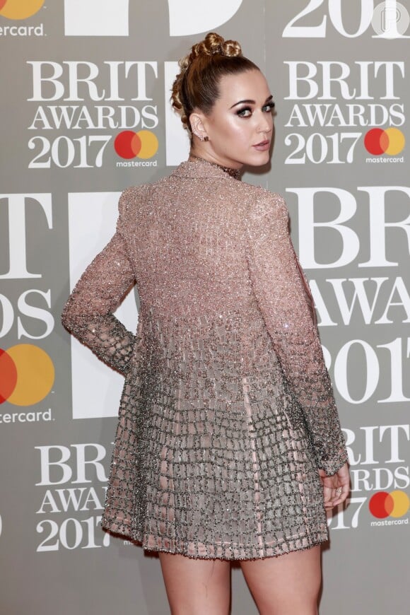 Katy Perry de Atelier Versace Alta-Costura, verão 2017, no BRIT Awards 2017, em Londres, na Inglaterra, na noite desta quarta-feira, 22 de fevereiro de 2017