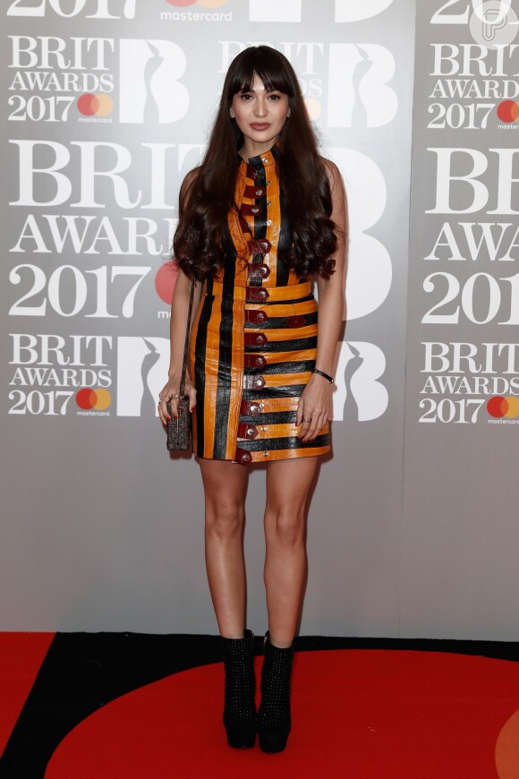 Veja fotos dos looks de Zara Martin e mais famosas no tapete vermelho do BRIT Awards 2017, em Londres, na Inglaterra, na noite desta quarta-feira, 22 de fevereiro de 2017