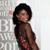 Veja fotos dos looks da cantora Lianne La Havas e mais famosas no tapete vermelho do BRIT Awards 2017, em Londres, na Inglaterra, na noite desta quarta-feira, 22 de fevereiro de 2017