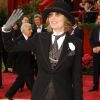 Diane Keaton dispensou o vestido e apostou no fraque para a 76ª edição do Oscar, em 2004, quando concorreu na categoria de melhor atriz pelo filme 'Alguém Tem Que Ceder'