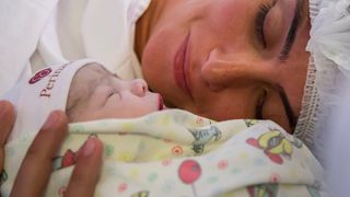 Mariana Uhlmann comemora uma semana de vida da filha com Felipe Simas:'Princesa'